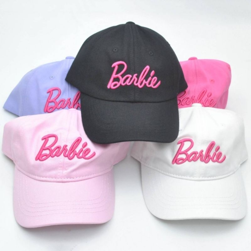 หมวก ปัก Barbie กระแสยังไม่แผ่ว ต้องรีบจัดแล้ว แฟชั่นบาร์บี้ แม่ลูก ใส่คู่กันน่ารักมาก