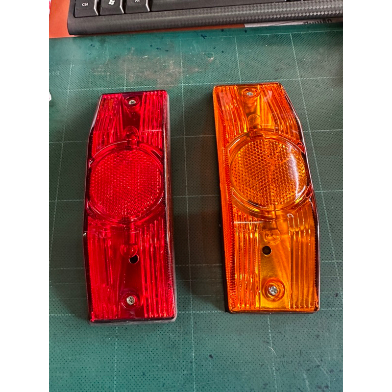 ไฟเลี้ยวข้าง FENDER LAMP BUS 1390