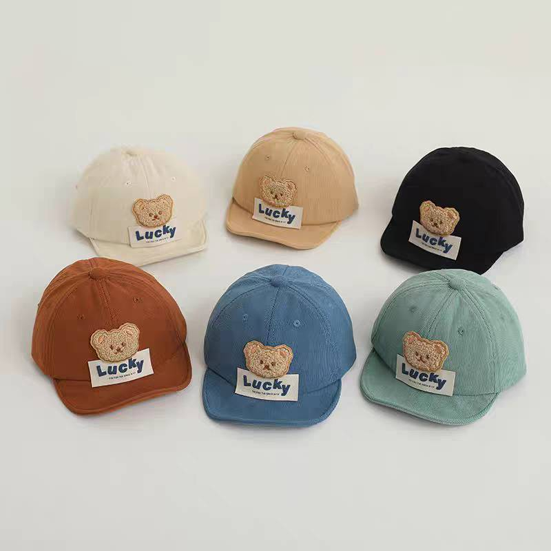 [พร้อมส่ง] หมวกเด็ก 3เดือน - 2ปี รอบหัว:46-48 cm. หมวกแก๊ป (Cap) ผ้าลูกฟูก ติดป้ายอักษร Lucky ปักลายการ์ตูนหมี 🐻