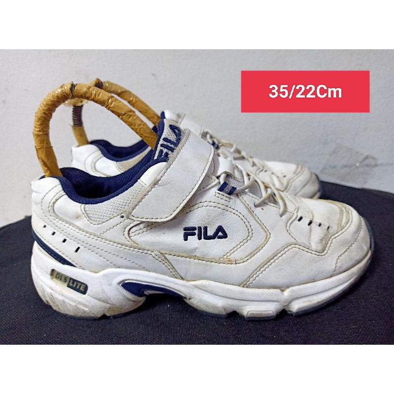 Fila Size 35 ยาว 22 Cm  รองเท้ามือสอง  ผู้หญิง เท้าเล็ก แฟชั่น ลำลอง ทำงาน
