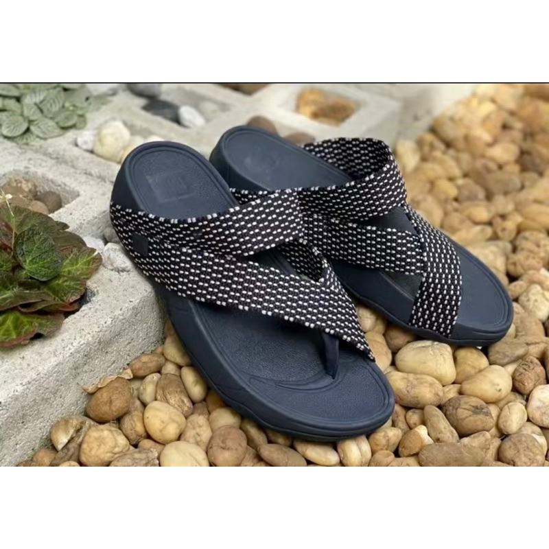 รองเท้าเเตะ fitflop สลิงรุ่นใหม่ สวย ใส่ได้ทั้ง หญิงและชายไซร้ 36----44