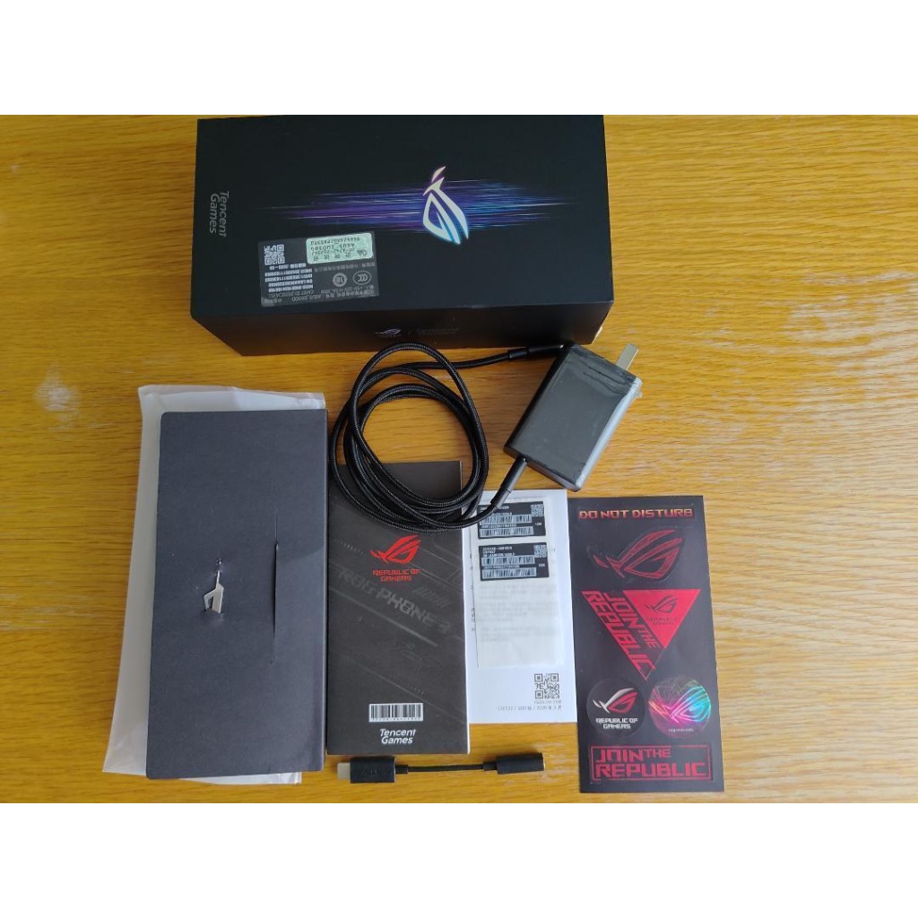 ASUS ROG Phone III 256GB สมาร์ทโฟนสำหรับเล่นเกมสีดำ 5G DUAL SIM ZS661KS SIM ฟรี