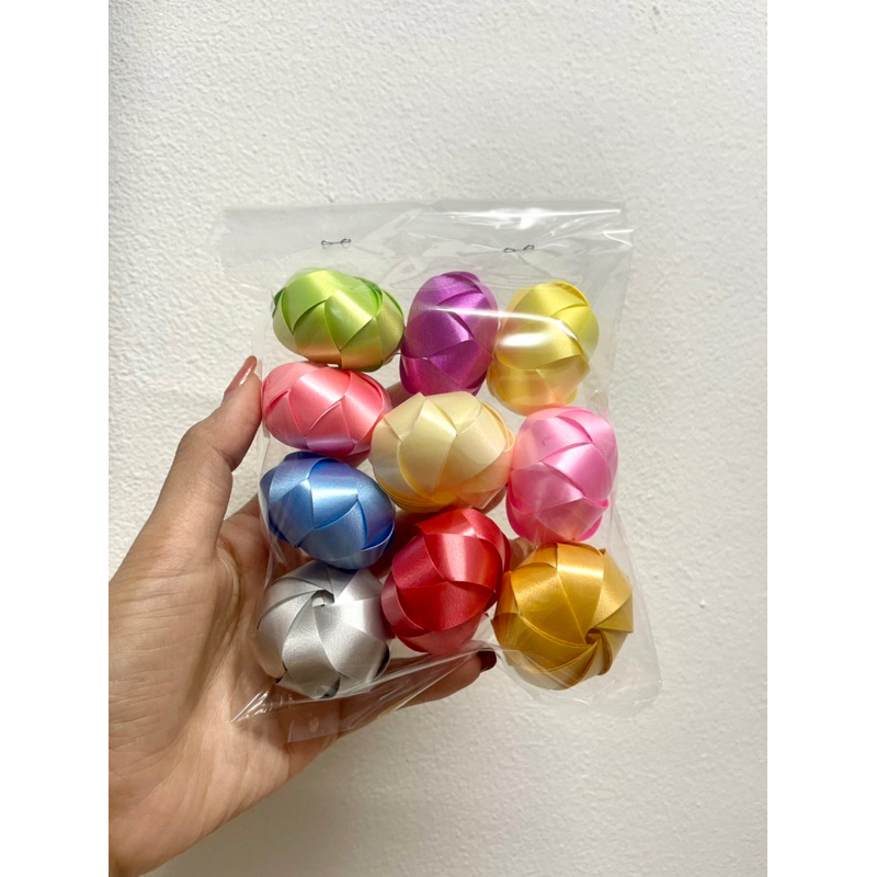 เหรียญโปรยทาน บอลคละสี 10 ชิ้น (ของแถมหรือของร่วมบุญ) ตัวเปล่า ไม่ได้ใส่เหรียญ