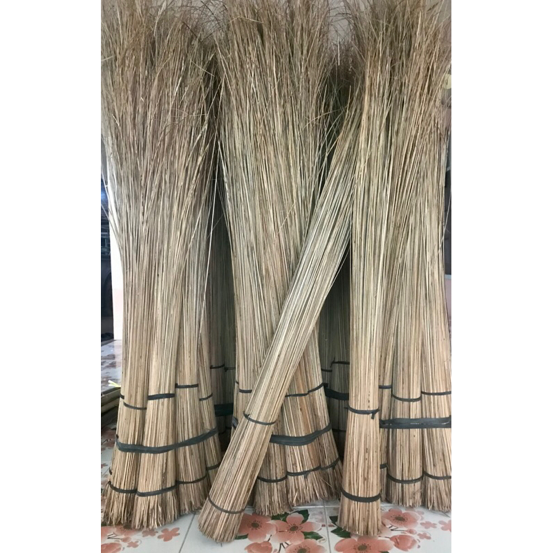 ก้านมะพร้าวแห้ง ทางมะพร้าวแห้ง สำหรับทำไม้กวาดมัดล่ะ1กิโลกรัมคัดยาวๆสวยๆ