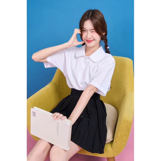 เสื้อนักศึกษาคอบัว ทรงบอยคอบัว สีขาวนวล