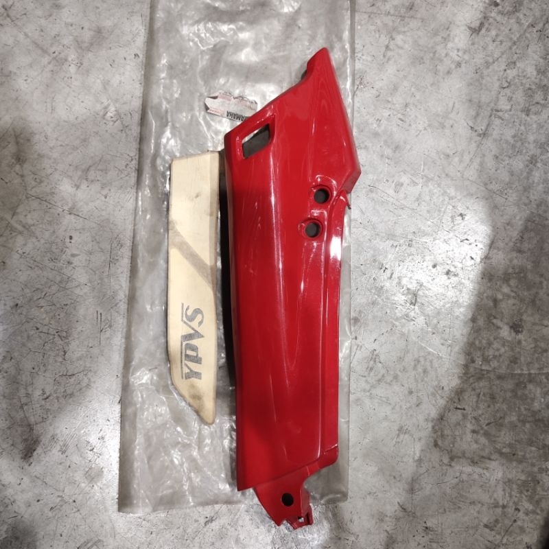 ชุดสีฝาข้างขวา YamahaVR RXZ สีแดงแท้มือ1