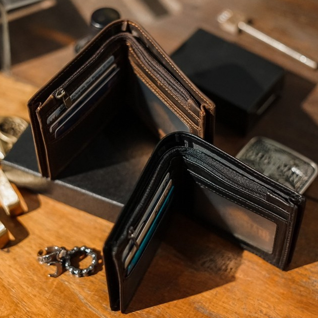 กระเป๋าสตางค์ กระเป๋าสตางค์หนังแท้ Tallin Wallet