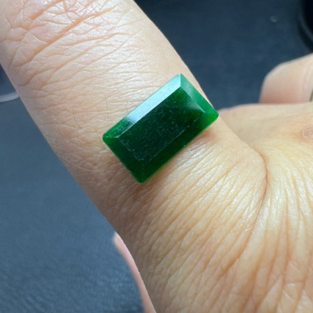 หยกพม่า แท้ บ่อเก่า หัวแหวน แหวน เขียวเข้มสด เนื้อน้ำแข็ง แก้ว Natural Burma Jade A Type จิวเวลรี่ เครื่องประดับ
