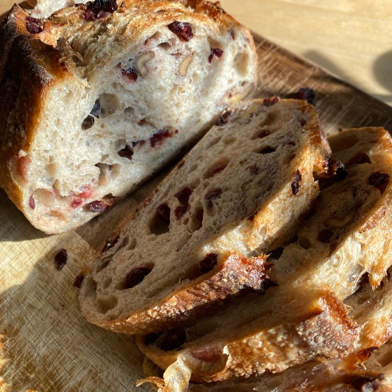 Walnut & Cranberry sourdough ขนมปังซาวโดว์ วอลนัท แครนเบอร์รี่