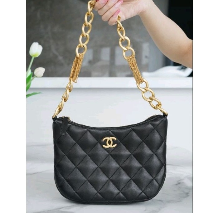 Chanel 𝟮𝟯𝗔 Handicraft hobo bag VIP black