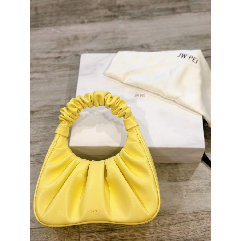 👜 ส่งต่อ 👜 กระเป๋าสะพายข้าง JW PEI