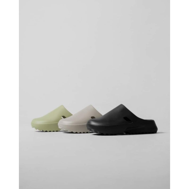 CARNIVAL SOLID MULE รองเท้าแตะ carnival