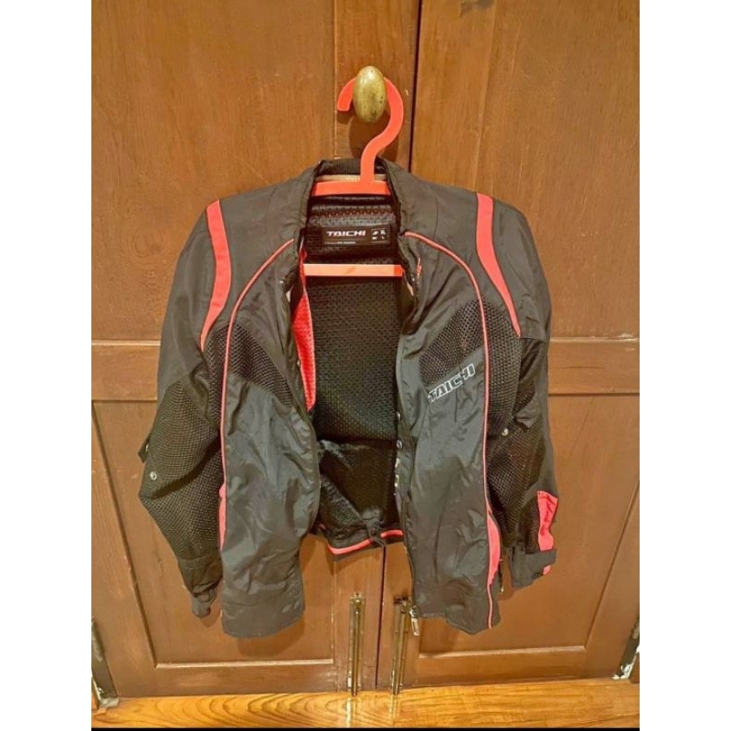 เสื้อการ์ด taichi แท้