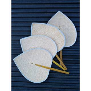 พัดสานไม้ไผ่ ทรงใบโพธิ์ คัดพิเศษสานละเอียด (ขาวธรรมชาติ) ปลอ…