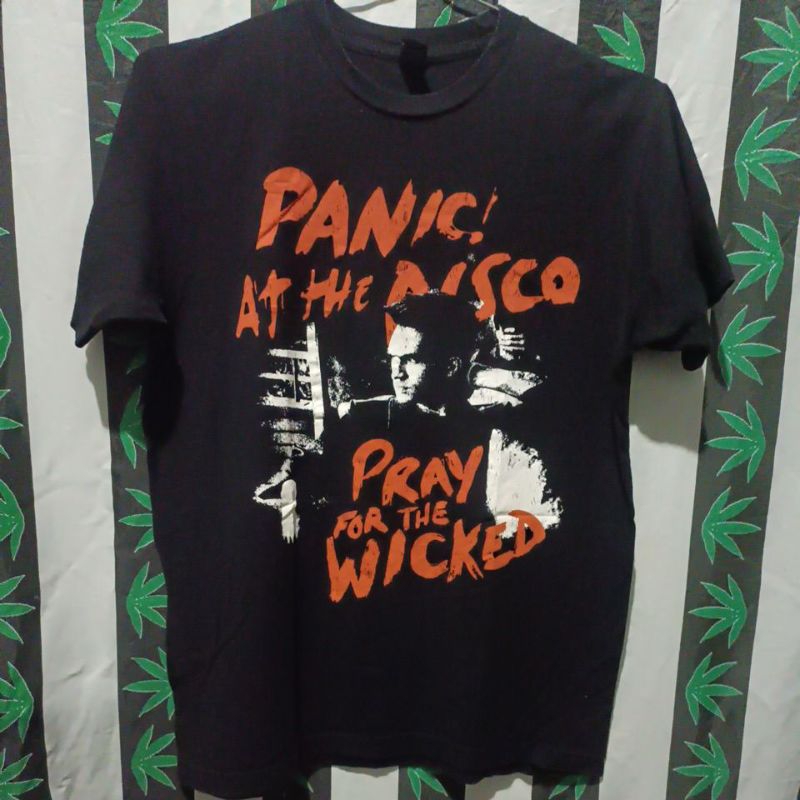 เสื้อยืดมือสอง ต่างประเทศ เสื้อวงดนตรีป๊อปร็อก Panic! At The Disco Size M.อก20/ยาว27
