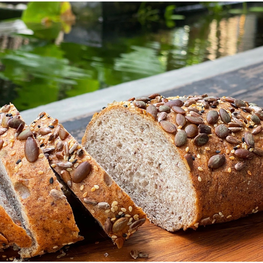 (215) Crustic Wholegrain Loaf ขนมปังธัญพืช ไร้น้ำตาล เนย นม ไข่ ดีต่อสุขภาพ
