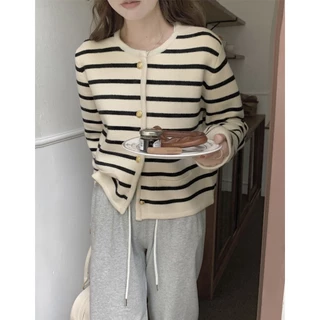 Cicishop(A1262)เสื้อไหมพรมแขนยาว คอกลม กระดุมด้านหน้า ดีเทลกระเป๋าหลอก สไตล์ฝรั่งเศส