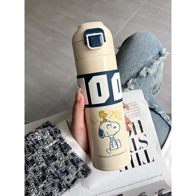 SNOOPyของแท้% 500ml แก้วน้ำฉนวนกันความร้อน 316 หูหิ้วพกพากลางแจ้ง 500 มล. ฝาครอบระเบิดตรงถ้วยเครื่องดื่มพร้อมช่องใส่ชา