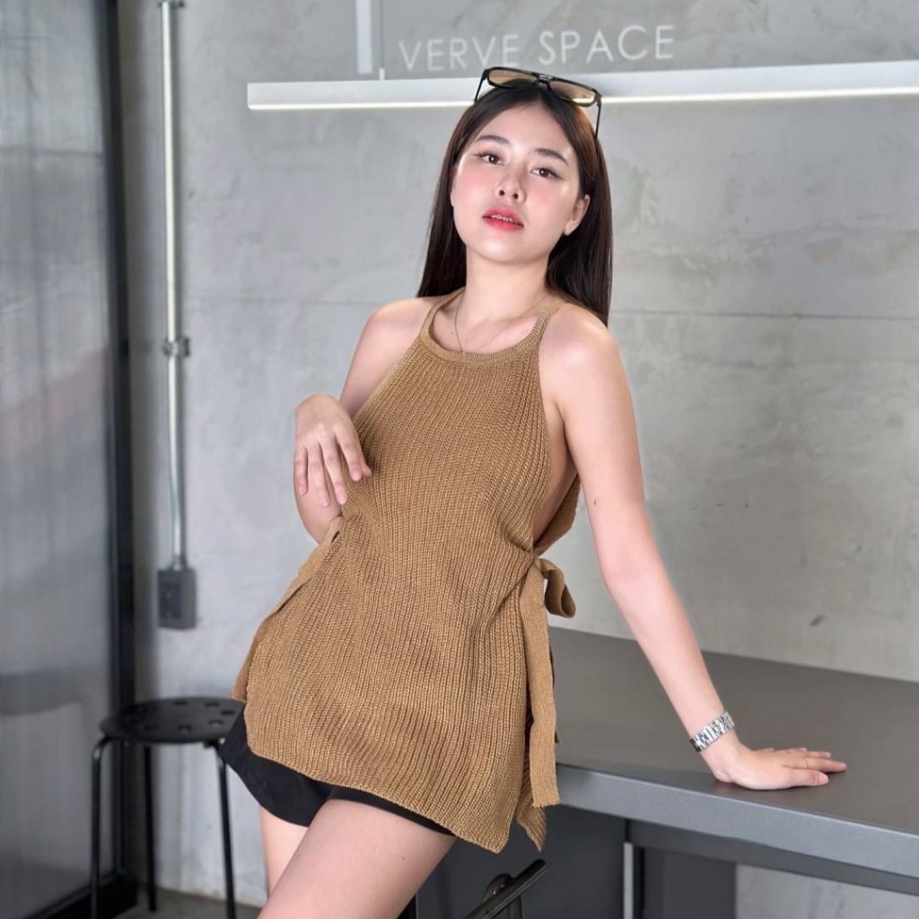 SpinnyHouse เสื้อสายเดี่ยวตัวยาว ผ้าไหมพรม ดีเทลเชือกผูกข้าง   จะใส่เที่ยว ใส่ทำงาน คือได้หมด ผ้ายืดเยอะมาก รุ่น บอดี้ ราคา ถูกที่สุด ดีลบีเคเค แกลเลอรีภาพที่ 5