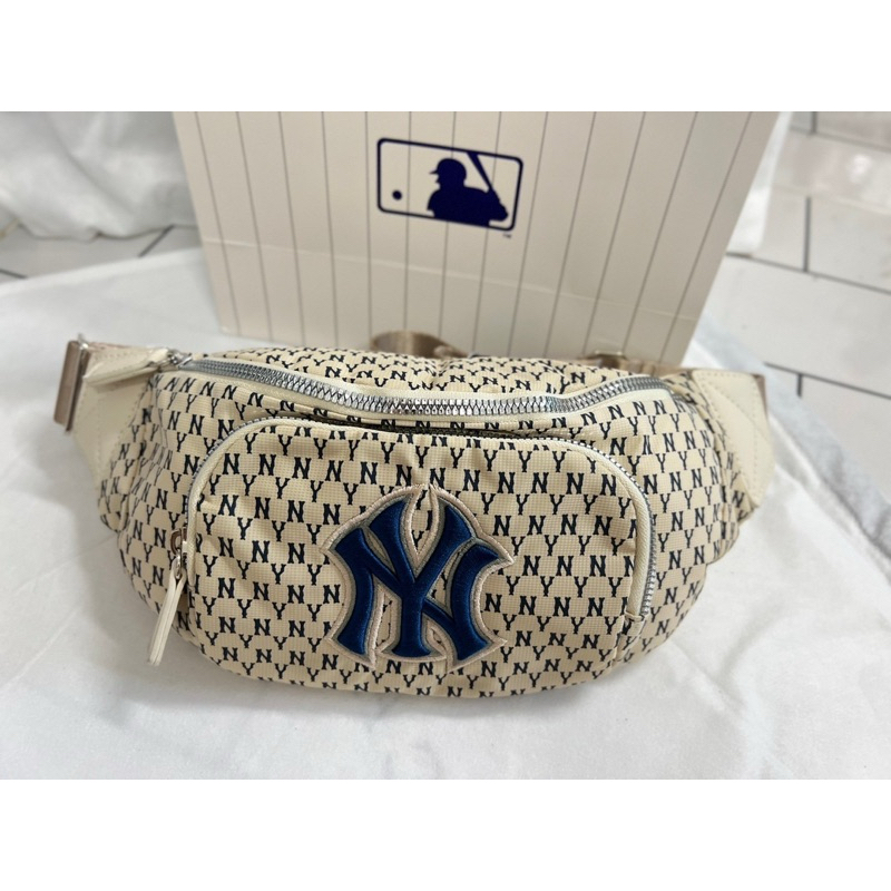 MLB Belt Bag New York Yankees สีครีม กระเป๋าคาดอก คาดเอว
