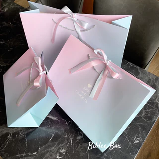 ꒰1ใบ꒱ถุงกระดาษ โทนสีผสมชมพู-ฟ้า ตะโกนเบาๆว่า สวยลงตัว สำหรับใครที่ชอบสีเรียบๆ ริบบิ้นทูโทน สีชมพู-ฟ้า