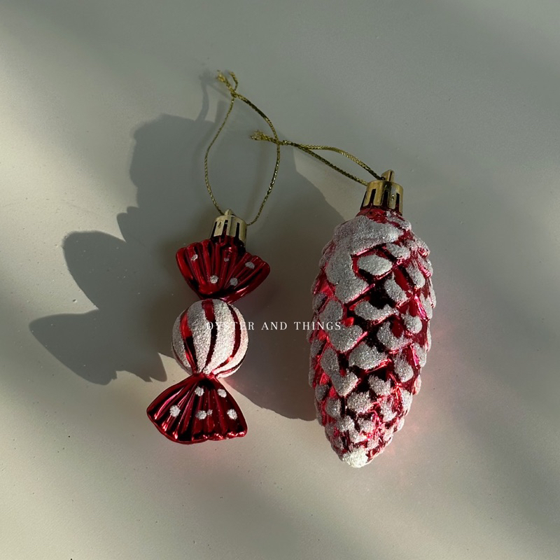 Pinecone & Toffee Christmas ornaments | ลูกสนและทอฟฟี่ ประดับตันคริสต์มาส | Christmas | Oyster and Things.