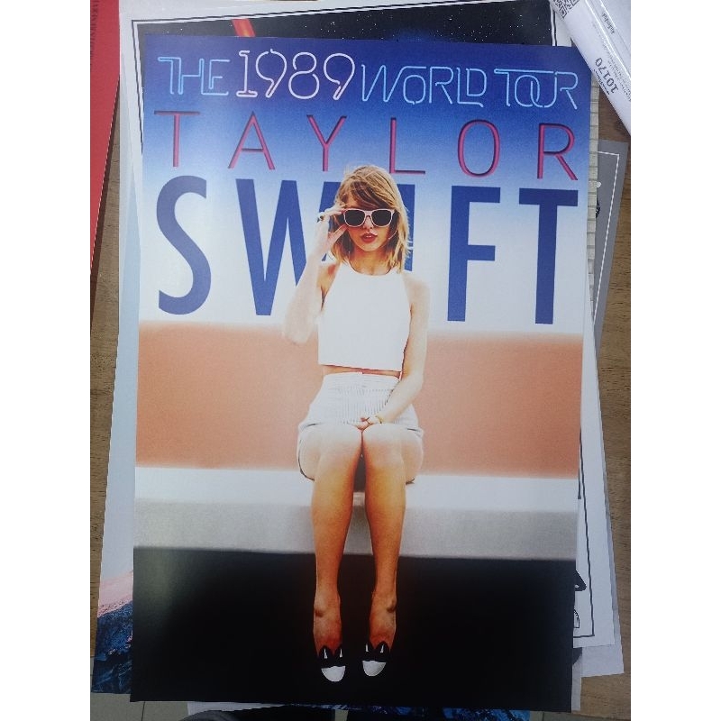 โปสเตอร์วงดนตรี ศิลปิน Taylor Swift the 1989 world tour