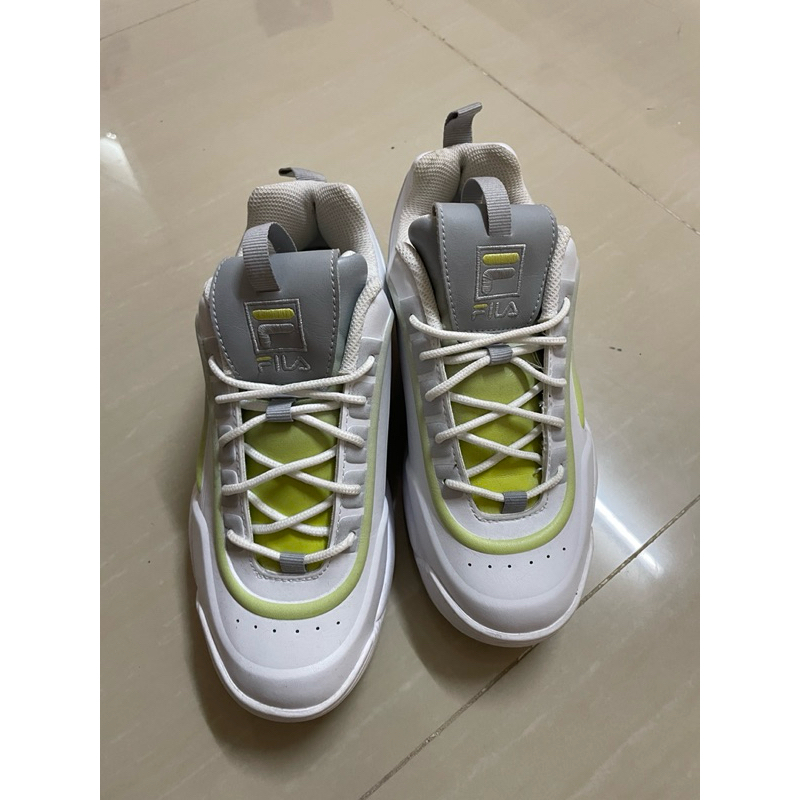รองเท้า Filla มือสอง