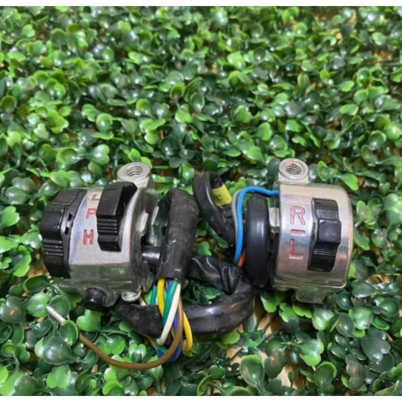 สวิทแฮนด์ซ้ายขวาHONDA/C50/C65/C90/มีหูกระจกคู่ละ470