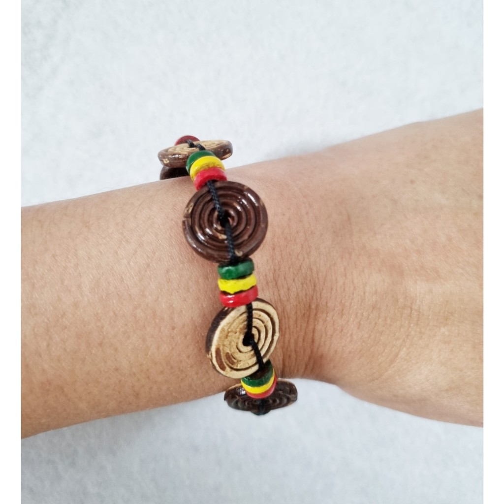 สร้อยข้อมือ กำไลข้อมือ ไม้ กะลา กะลามะพร้าว สไตล์ เรกเก้ Reggae ผู้หญิง ผู้ชาย ปรับยาวสั้นได้ Reggae Bracelet Unisex