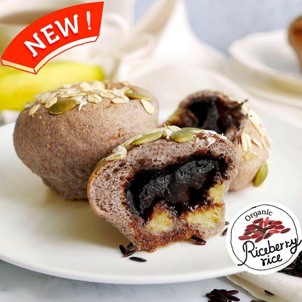 บันโฮลวีทข้าวไรซ์เบอร์รี่ไส้ช็อคโกบานาน่า (CHOCO BANANA ROLL)