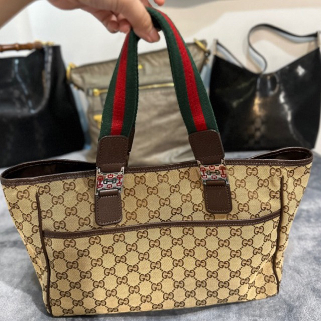 👜 กระเป๋าชอปปิ้ง Gucci สายเขียวแดง มือ 2 ของแท้ 100%