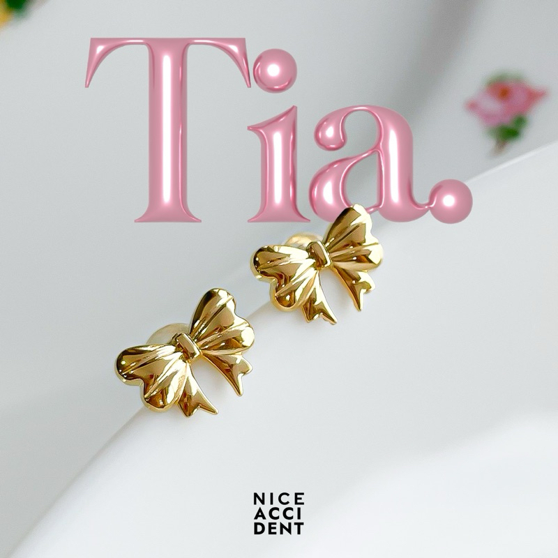 NICE ACCIDENT Tia Vintage Bow Gold Stud Earrings | ต่างหูโบว์ไททาเนี่ยมสีทอง