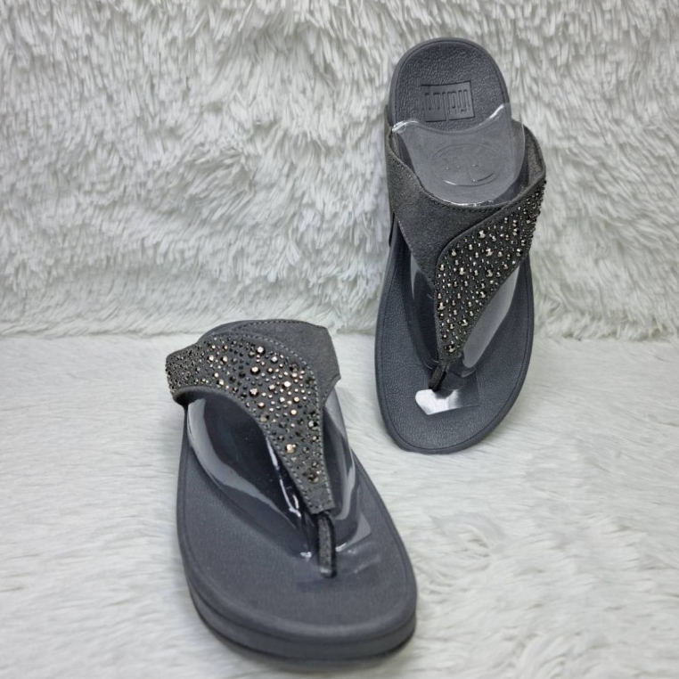 รองเท้า Fitflopของผู้หญิงเพิ่งเข้ามาใหม่ขายดีทุกสีสองถึงสามวันได้รับสินค้าสินค้าตามรูปภาพเลยจ้า