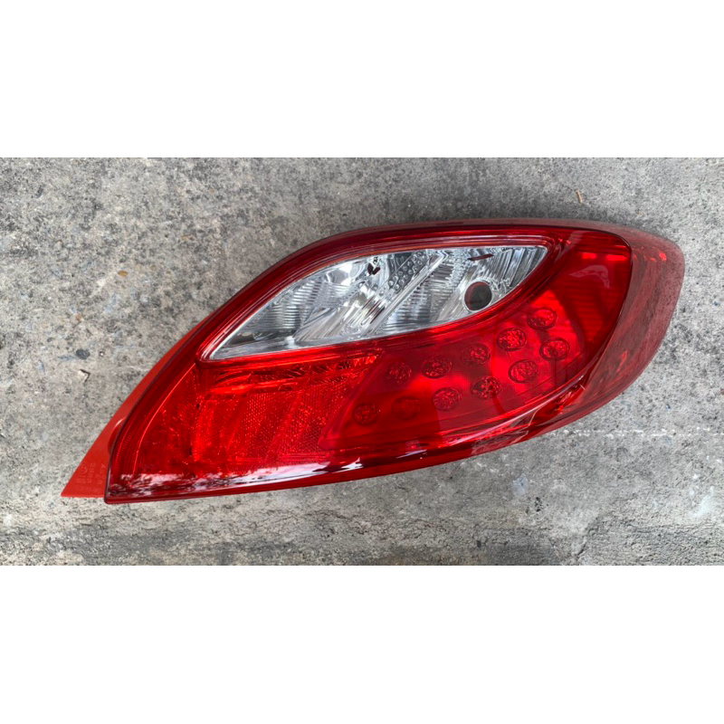 ไฟท้าย Mazda 2 2009 2010 5ประตู HB TYC