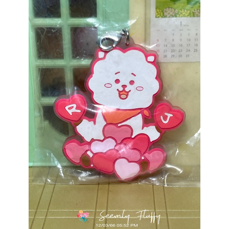 🦙 พวงกุญแจยาง สแตรป อาร์เจ RJ BT21 6.5*5.5 cm. 💜