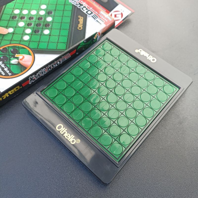 Othello แบบพกพา ขนาดเล็ก พกพาสะดวก 11x14 cm พลิกเพื่อเปลี่ยนสี ไม่ต้องกลัวตัวหมากหล่นหาย มีกล่อง สภา