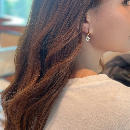 𝐴𝑆𝐻𝐼𝑅𝐴 (18k gold plated) tiny beads flower drop earrings ต่างหูห่วงแต่งลูกปัดดอกไม้