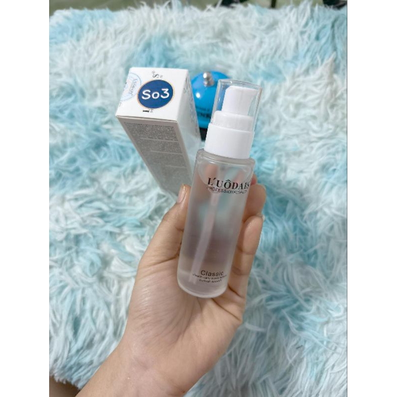 เซรั่มขาว1ขวดบำรุงผม ใช้บำรุงผมเงาปราศจากพาระเบนทำให้ผมมีน้ำหนักมากขึ้น