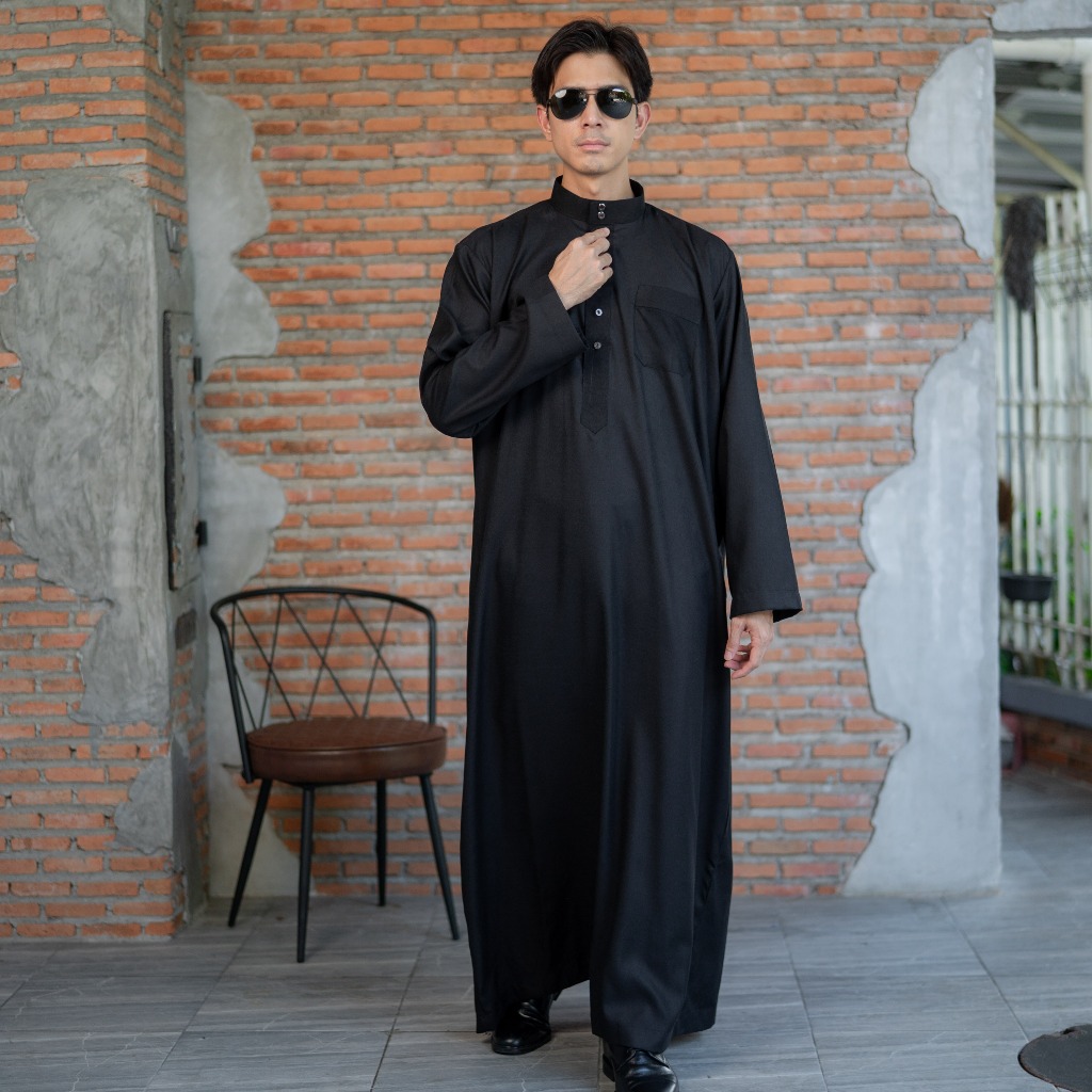 โต๊ปสีดำแขนยาว งานแบรนด์ DAFFAH ทรงคอตั้งสุดเท่ งานเนื้อผ้าคอตตอนผสมโพลีเอสเตอร์ AE51วาริสมุสลิม