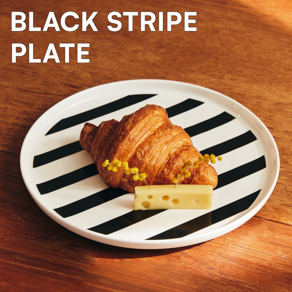 Sardine Stripe Black plate with a rim จานเซรามิค 10 นิ้ว