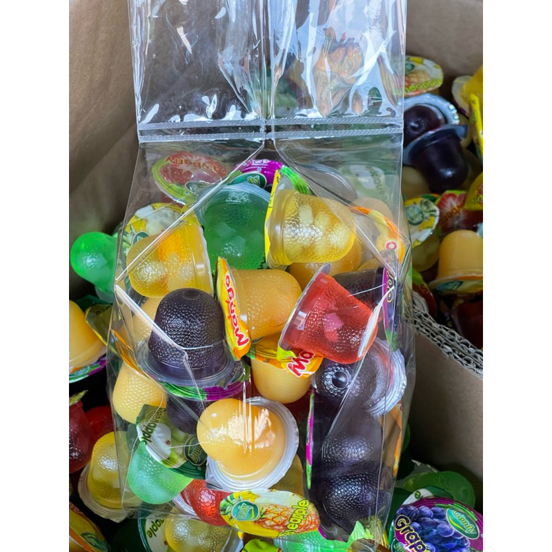พุดดิ้งเยลลี่วุ้นมะพร้าวคละรสผลไม้1ถุงบรรจุ50ชิ้นราคา65บาท