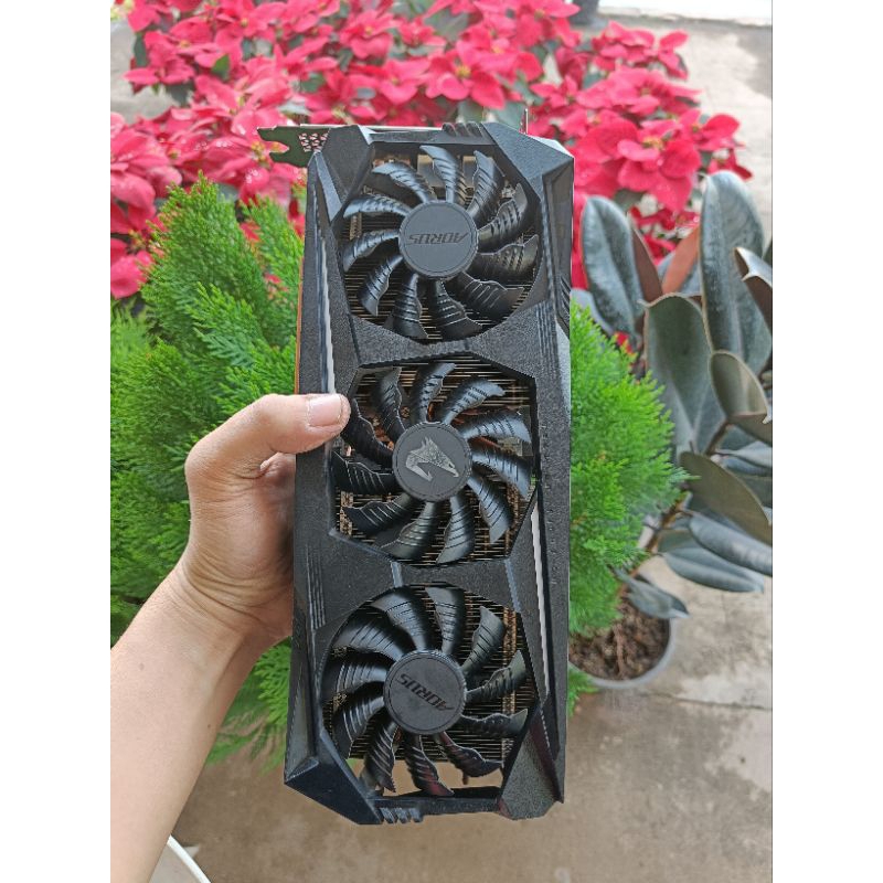 Rx5700xt Aorus ครบกล่อง