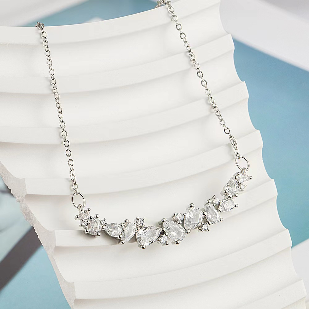 EROS『Wisteria』 สร้อยคอดอกไม้วิสทีเรีย โซ่กระดูกไหปลาร้า มีสไตล์และไม่เหมือนใคร แวววาว ผู้หญิง สร้อยคอเค้นคอ
