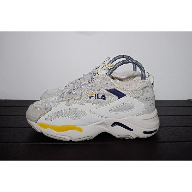รองเท้าผ้าใบมือ✌️รองเท้าผ้าใบ FILA ของแท้💯% Size.39(25cm)​❌❌ไม่มีกล่อง