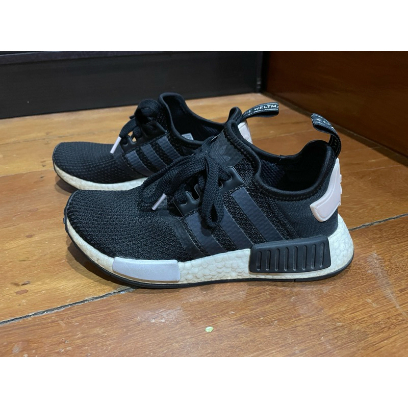 รองเท้าผ้าใบAddidas NMD