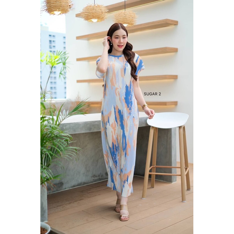 เดรสยาวคอกลมแขนล้ำ ผ้าอัดพลีทลาย งานสวยมาก สาวอวบใส่ได้ อก36-50