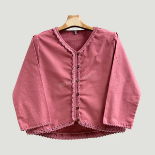 เสื้อผ้าฝ้ายผู้หญิงชายโค้ง คอวีแขนสี่ส่วนถักดอกแก้วทรงตรงใส่สบาย ระบายอากาศดี ใส่ทำงาน ใส่ทำบุญ ใส่เที่ยว เรียบง่ายดูดี