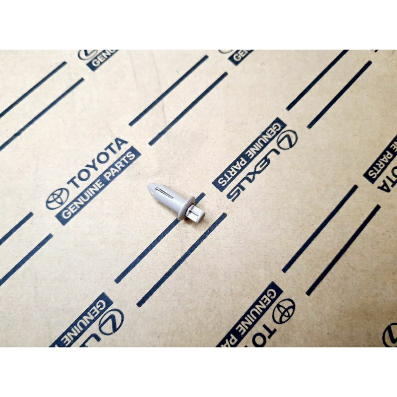 กิ๊บแผงประตู ของแท้ Toyota Land Cruiser VX100 จำนวน 10 ชิ้น