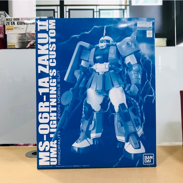 Bandai MG 1/100 MS-06R-1A Zaku II Uma Lightnings Custom